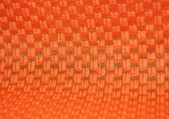 Good price 320gm Airmesh Gewirktes Polyester-Gittermaterial Atmungsgelassenes Gittergewebe für Matratze Online
