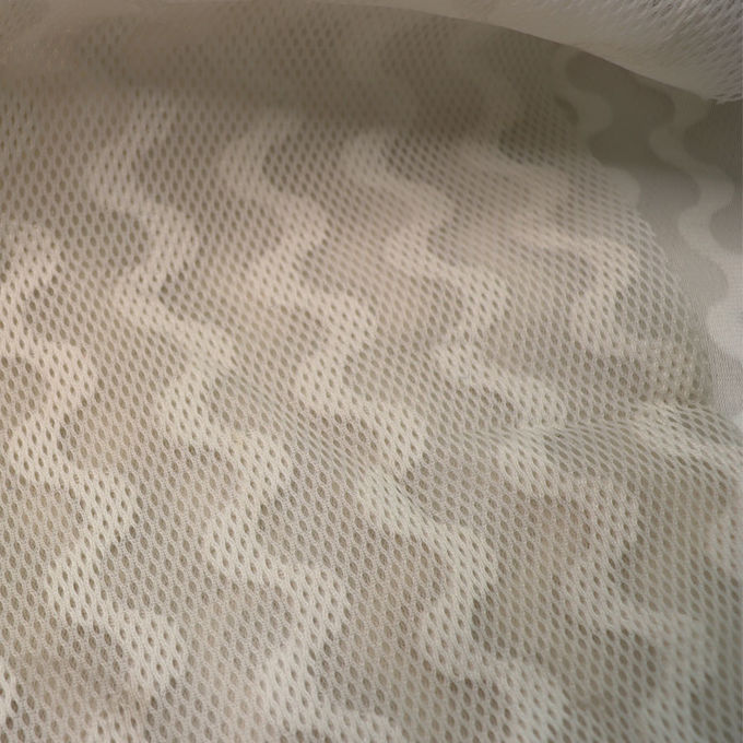 Jacquard Tränenabweisendes 3D-Gittermaterial Recycling-Polyester-Gitter 3mm 1