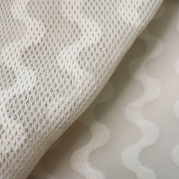 Jacquard Tränenabweisendes 3D-Gittermaterial Recycling-Polyester-Gitter 3mm 2