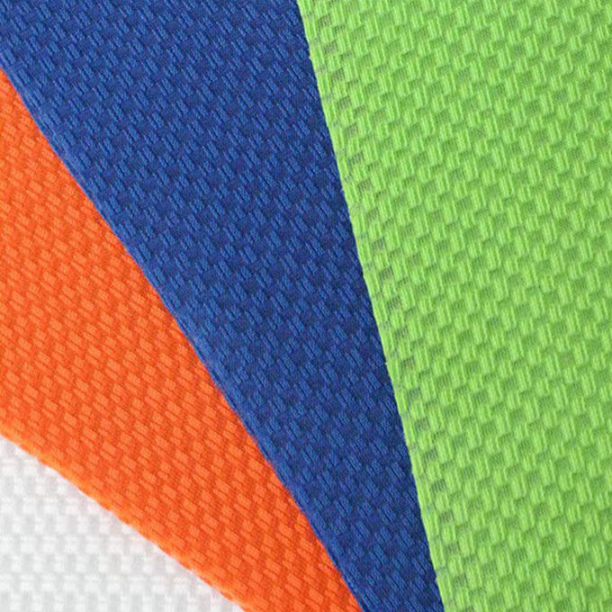 320gm Airmesh Gewirktes Polyester-Gittermaterial Atmungsgelassenes Gittergewebe für Matratze 2